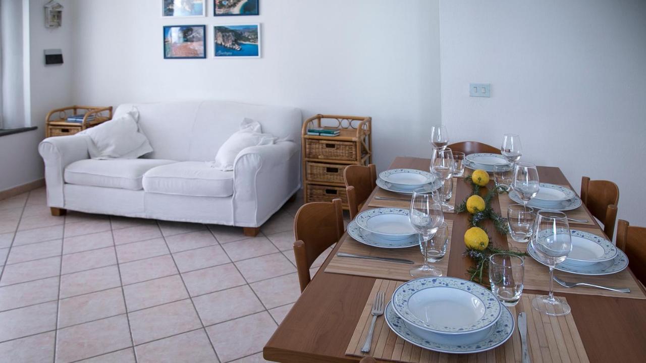 Oasi In Centro - Cala Gonone Apartment Luaran gambar