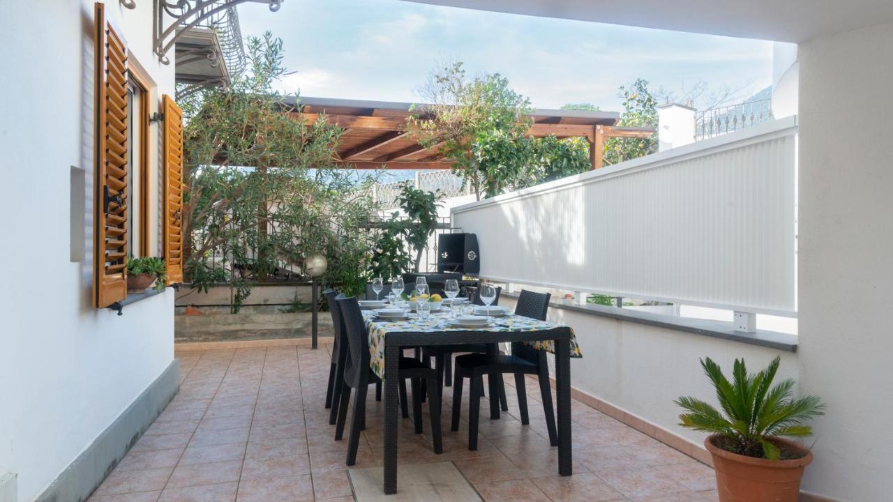 Oasi In Centro - Cala Gonone Apartment Luaran gambar