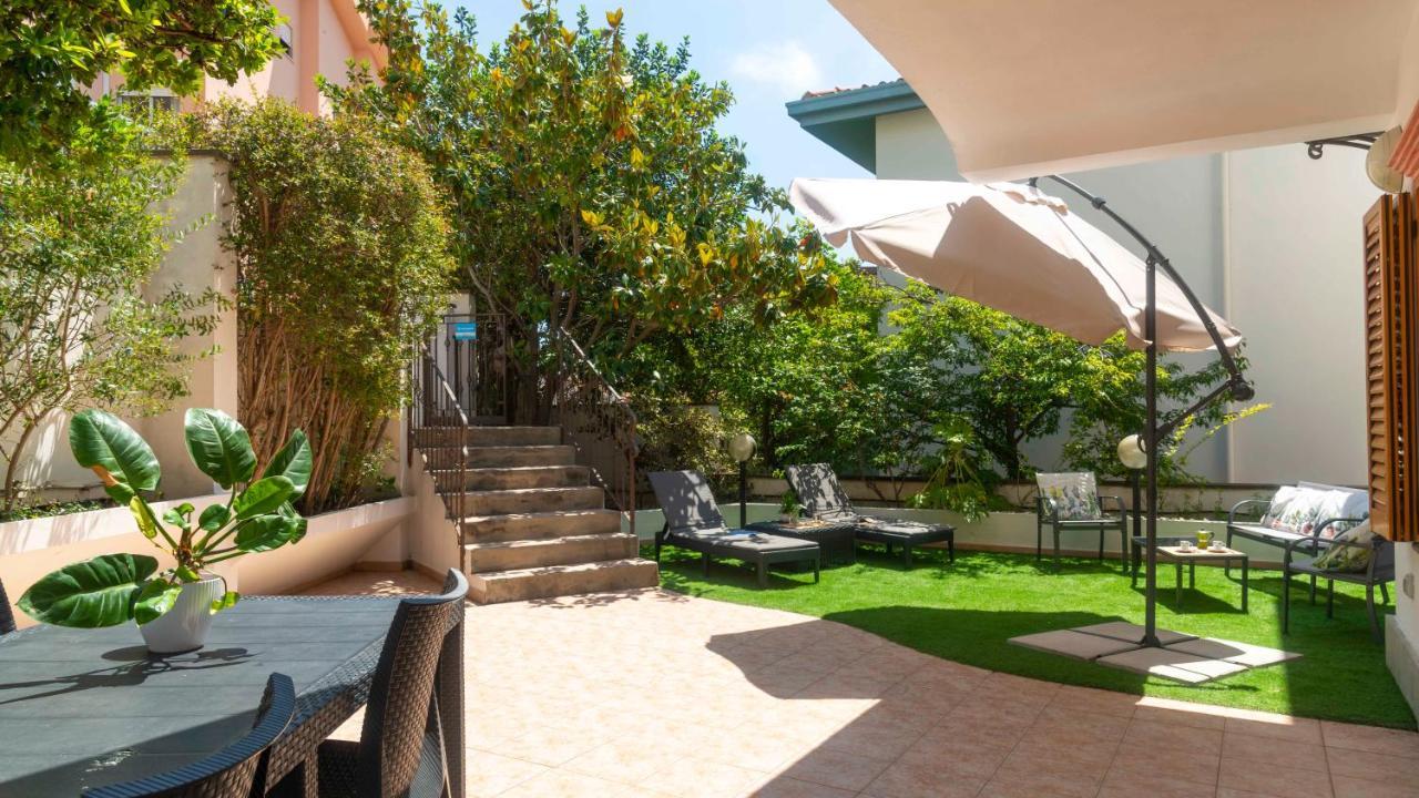 Oasi In Centro - Cala Gonone Apartment Luaran gambar